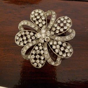 Flower broach
